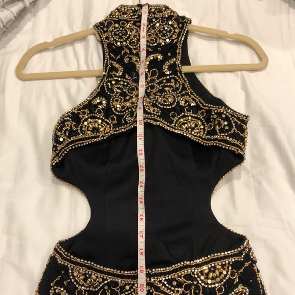 Sherri Hill Prom Dress - Picture 13 of 14